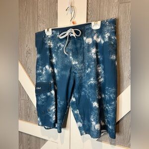 D05.16. NWT Nonwe Men's Sportwear Quick Dry Board Shorts with Lining 36